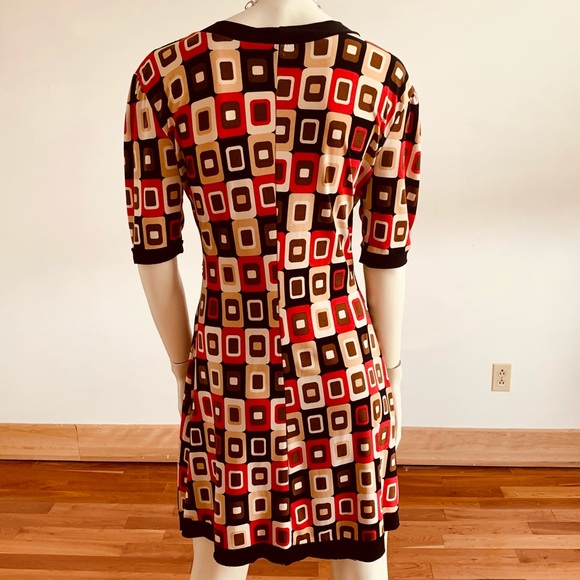 Eye-catching asymmetrical stunner! - Picture 2 of 2